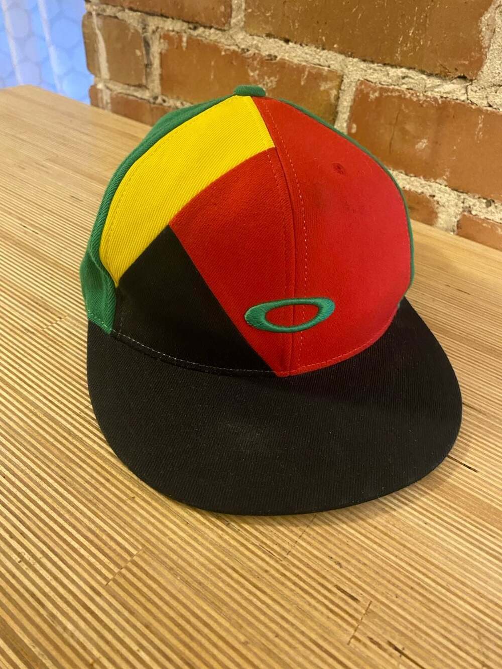Oakley y2k Fitted Hat Size 7 1/4-7 5/8 Multicolor Colorblock 210 Fitted